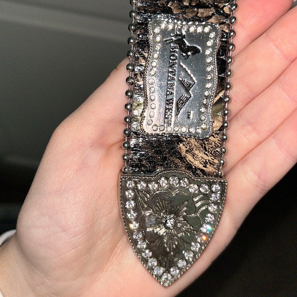 LEATHER BELT by Montana West